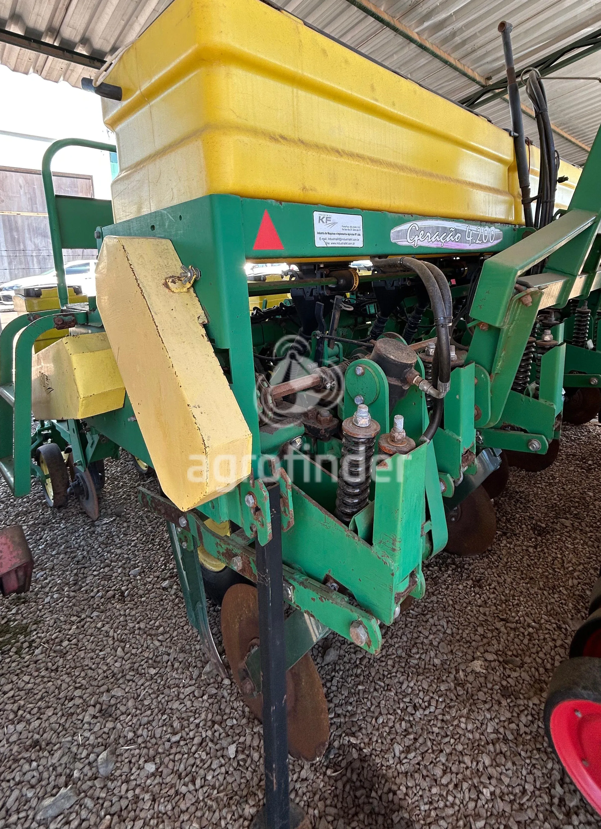 Plantadeira de verão KF 7040-A Ano 2011 | agrofinder